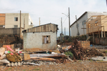 Governo Municipal realiza desobstrução de via no Bairro Ipiranga 