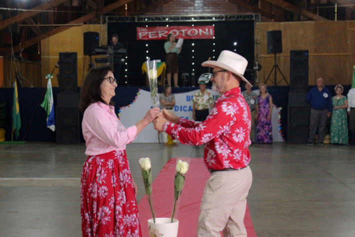 Casal de Marmeleiro é Eleito Rei e Rainha da Primavera dos Idosos