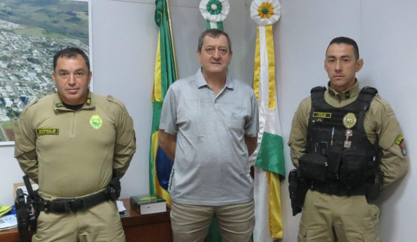 Prefeito Realiza Reunião com a Polícia Militar 