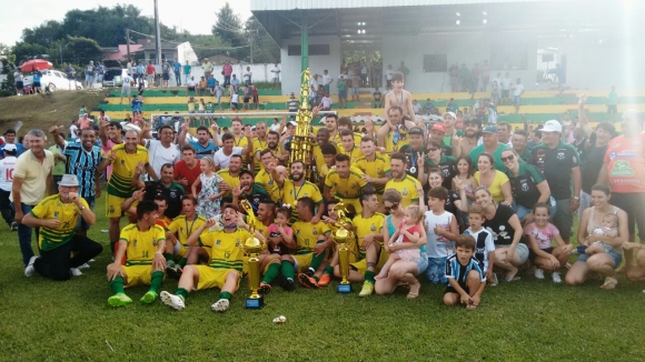 Sociedade Esportiva Marmeleiro sagrou-se campeã do campeonato regional