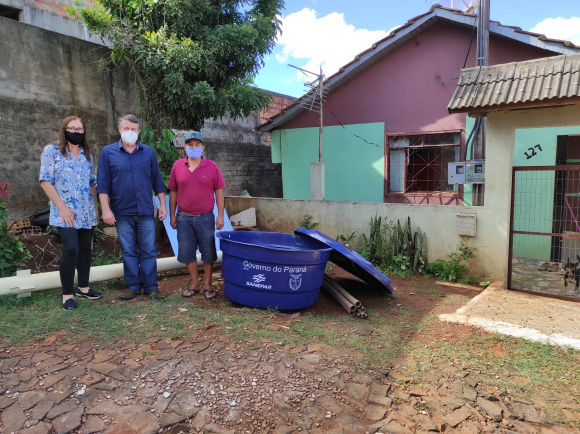 Administração Municipal e Depto de Assistência Social entregam 30 Caixa d`Água para Famílias que não tinham 