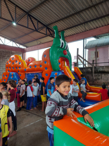 Brinquedos Infláveis na Semana da Criança